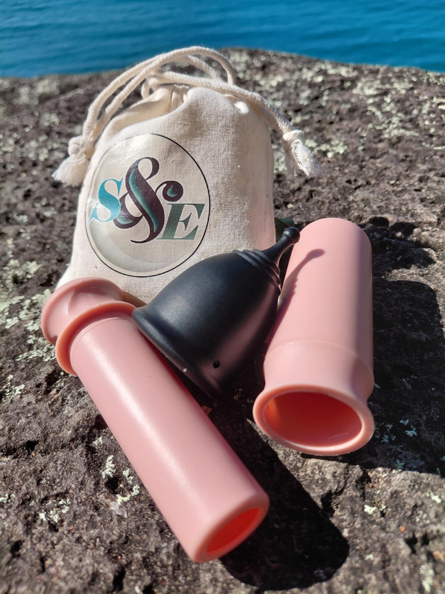 Eco-Friendly Ring Menstrual Cup with Applicator – Multiple Colours - Image 2